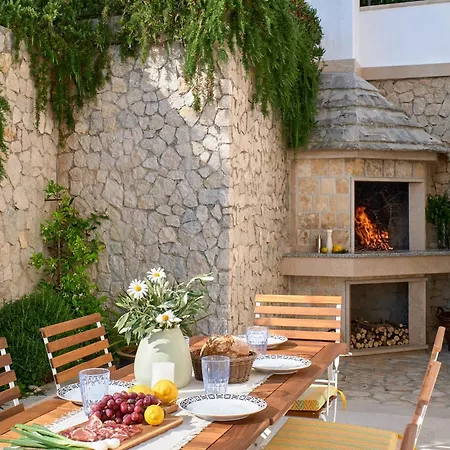 Luce - 2 Private Units, Pool, Grill & Garage Вилла Макарска