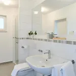 Villa Luce - 2 Private Units, Pool, Grill & Garage *