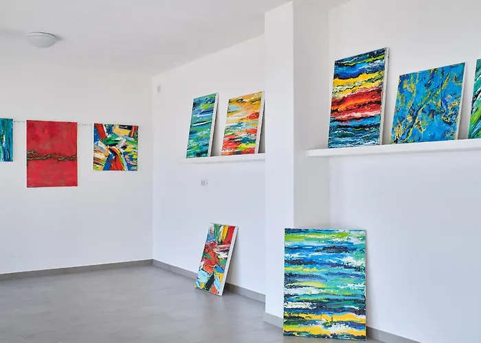 Luce - 2 Private Units, Pool, Grill & Garage Makarska