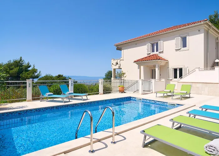 Luce - 2 Private Units, Pool, Grill & Garage